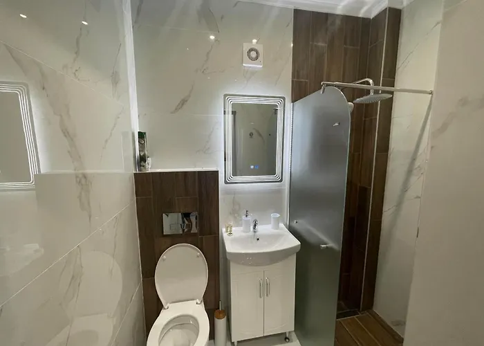 Apartment Center 2 *